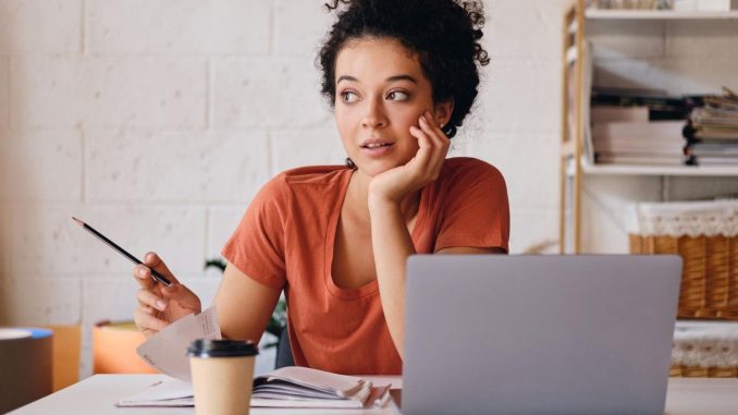 Online Tutors Can Earn